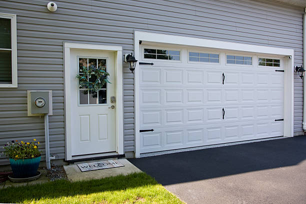 24/7 Emergency Garage Door Panel Replacement experts in Pineville, KY